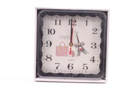 Reloj pared cuadrado fashion.jpg